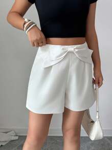 Elenzga سروال قصير نسائي بارز باللون الأحادي مزين بفيونكة