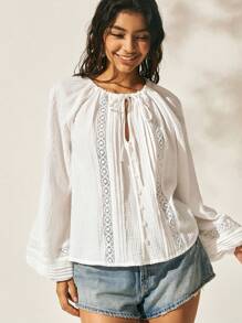 Easelle 女式休闲复古蕾丝拼布抽绳荷叶边领灯笼袖宽松衬衫 - 白色 - 查看 7