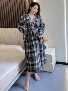 Dazy Plus Plaid Simple Loose Robe, Plus Size Sleepwear, For Fall & Winter, Cozy Outfits - Navy Blue - View 6