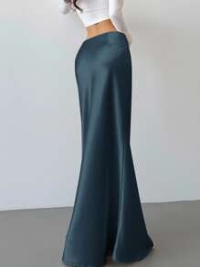 Firerie 优雅浪漫的约会之夜高腰A字裙，缎面处理，适合情人节 - 藏蓝色 - 查看 2