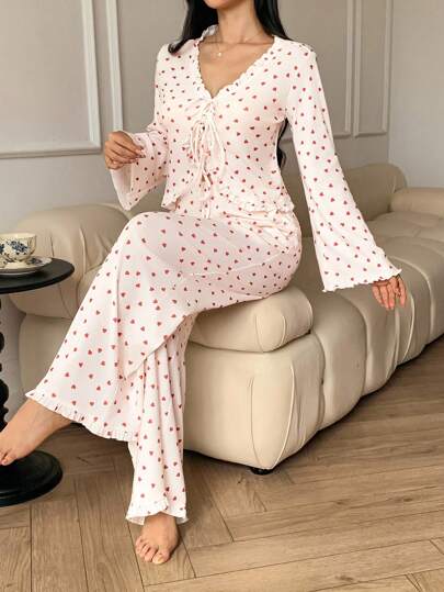 DAZY 女士心形印花荷叶边饰前系带短款上衣和荷叶边长款睡裤睡衣套装，秋季服装
