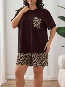 SHEIN Cottnline Conjunto de pijama de 2 piezas para mujer talla grande con Top de manga corta con bolsillo con estampado de leopardo y pantalón corto con estampado de leopardo para uso en casa - Marrón - Ver 5
