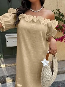 SHEIN Clasi Vestido de talla grande con hombros descubiertos, abertura lateral y dobladillo con volantes de unicolor - Caqui - Ver 4