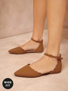 SHUZIA 宽版女式雕花扇贝杏仁头和可调节踝带小块驼色芭蕾平底鞋 | 大码舒适平底鞋，适合工作到周末 - 駝色 - 查看 1