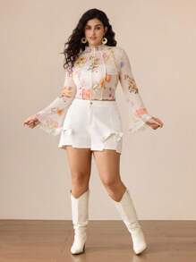 SHEIN MOD Plus Size Women's Bell Sleeve Contrast Wavy Hem Romantic Graphic Print T-Shirt, Suitable For Summer, Early Fall, Date, Back To School Season ,Crop Top Floral Outfits For Women Women 2 Piece Summer Sets White Shorts Set For Women Flower Tops For Women Floral Top,Suitable For Back To School, Date, Birthday, Early Autumn