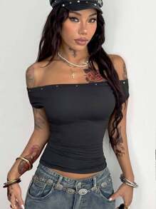 Coolane Blusa negra ajustada con hombros descubiertos, elástica y con remaches, estilo streetwear Y2K grunge para mujer, para el verano