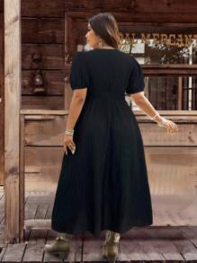 SHEIN LUNE Plus Size Casual Floral Embroidered Dress For Vacation - Black - View 2