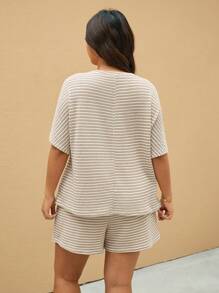 Elaquor Plus Size 2pcs Set: Summer Holiday Style Loose Fit T-Shirt And Shorts Set - Maroon - View 4