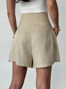 Firerie Short femme élégant et minimaliste à taille haute avec boucle métallique, rayures kaki ample. Convient pour le trajet domicile-travail, l'usage quotidien, le bureau, l'aéroport, les voyages et les sorties - Kaki - Voir 4