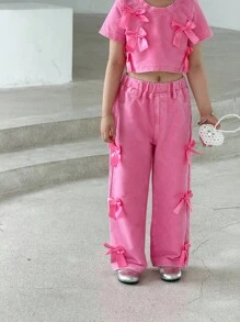 SHEIN DENIMLY YOUNG GIRL 休闲运动百搭可爱校园风街头时尚返校季运动季雪洗工艺牛仔短袖 T 恤和阔腿牛仔裤套装，粉色丝带蝴蝶结点缀拼接设计，全松紧腰带和后部实用口袋裤，酷女孩四季必备时尚百搭实用单品 - 粉色 - 查看 4
