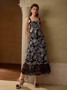 MOTF PREMIUM EMBROIDERY CONTRAST LACE DRESS - Black - View 5