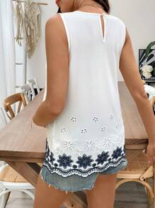 SHEIN 孕妇圆领无袖刺绣荷叶边下摆休闲夏季背心 - 白色 - 查看 2