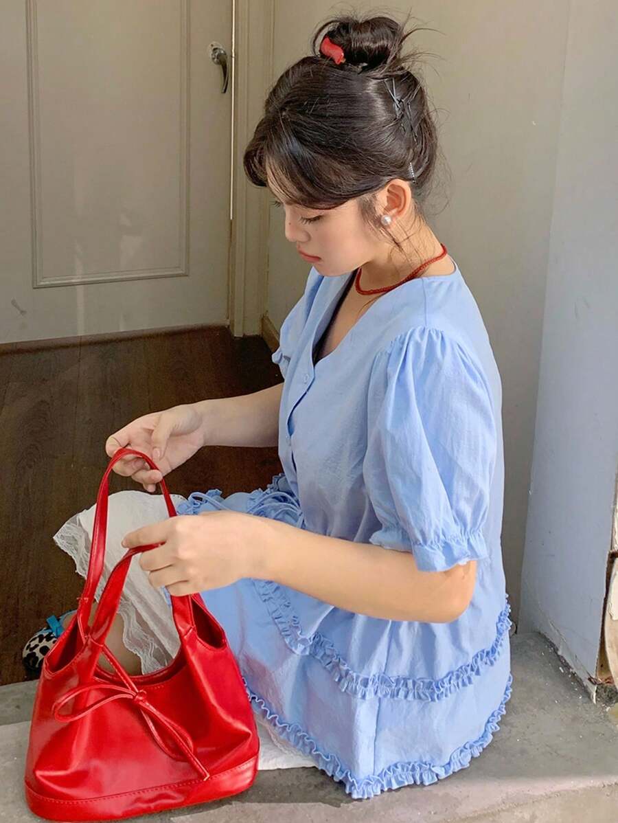 Dazy Plus Áo sơ mi ngắn tay màu xanh trơn cổ chữ V phối bèo nhún thắt nơ - Màu xanh lam - Xem 1