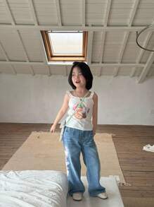 SHEIN Denimly 年轻女孩休闲日常都市街头学院风浅洗薰衣草色时尚牛仔阔腿裤，带有星星、心形刺绣、松紧腰身、纽扣前开襟，百搭全年穿着 - 淺色水洗藍 - 查看 5