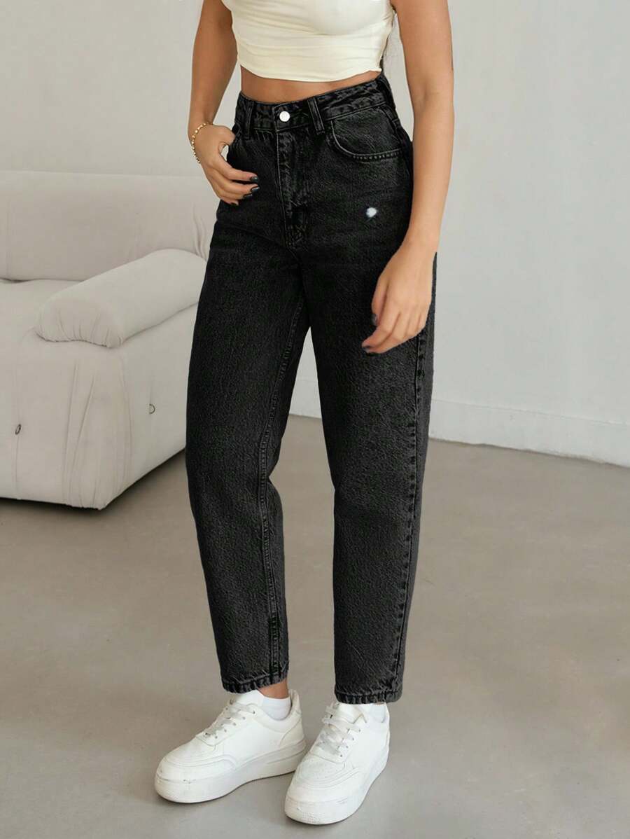 EURMUSE WOMEN HIGH WAIST MOM JEAN WITH BACK LABEL DETAIL CASUAL - Hitam - View 1