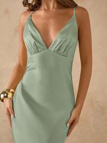 SHEIN BAE 无袖深 V 领露背缎面连衣裙，优雅女士夏季度假/派对/生日/婚礼宾客礼服，黄色