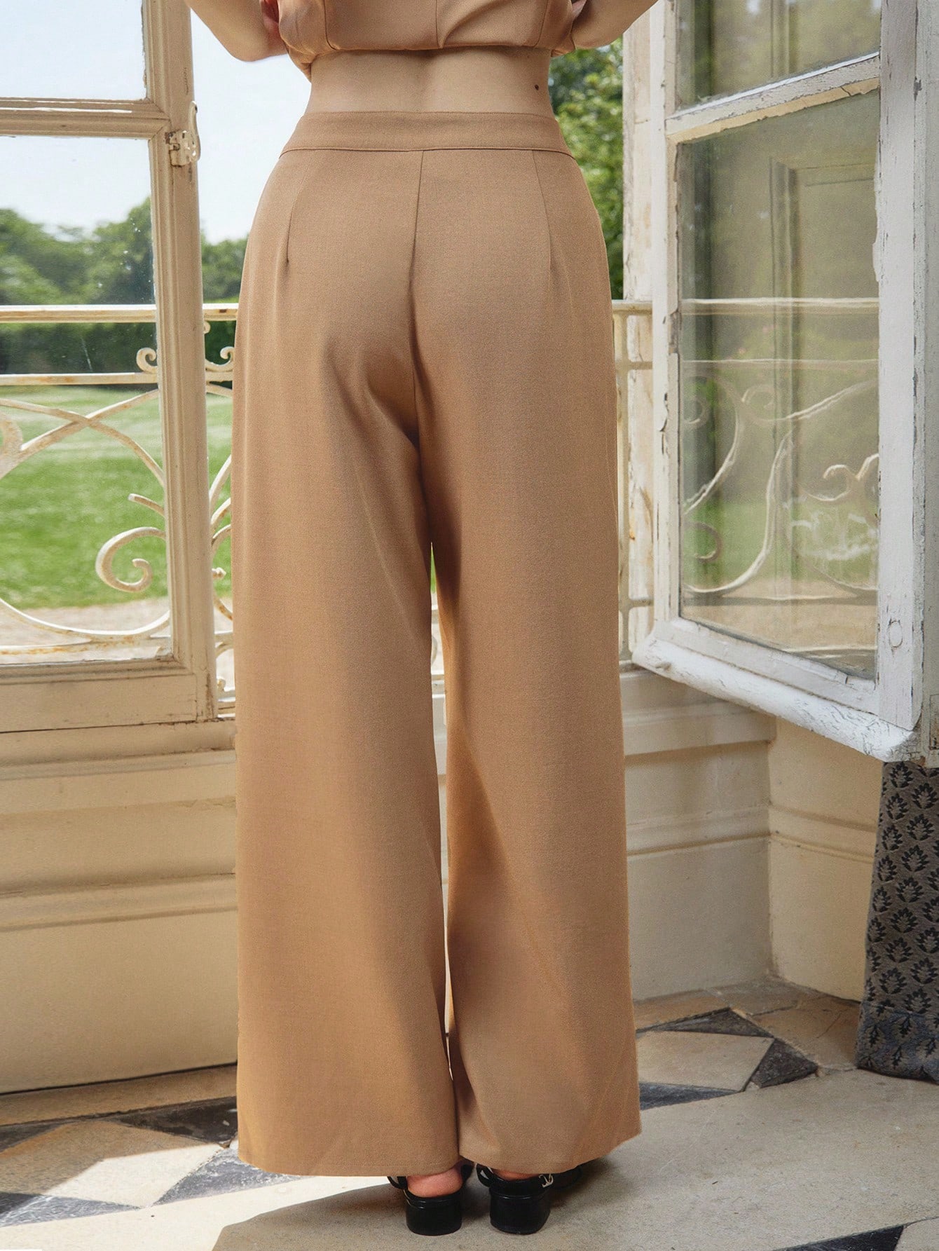 Tailored Woven Button Front Fitted Waistcoat And Wide Leg Tailored Trouser Office Outfits For Women Teacher Outfits Spring Summer