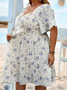 SHEIN CURVE+ 大码休闲花卉荷叶边下摆连衣裙，适合度假夏季/乡村/海滩度假装/沙滩装/沙滩装 - 藍白色 - 查看 4