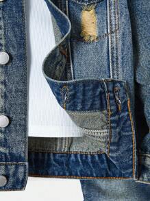 SHEIN 年轻男孩 2 件套时尚休闲蓝色镂空破洞磨损牛仔长袖夹克和弹性镂空破洞磨损设计紧身牛仔裤，适合日常穿着和男孩服装秋装 - 中等水洗藍 - 查看 4