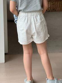 SHEIN Conjunto informal de 3 piezas para niña, de estilo sencillo y cómodo para vacaciones, que incluye una falda pantalón de tela vaquera con volantes, cintura elástica y bolsillos planos en la parte posterior - Multicolor - Ver 4