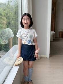 SHEIN Conjunto informal de 3 piezas para niña, de estilo sencillo y cómodo para vacaciones, que incluye una falda pantalón de tela vaquera con volantes, cintura elástica y bolsillos planos en la parte posterior - Multicolor - Ver 8