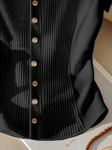 Everyssa 女士休闲纯色单扣圆领短袖T恤，夏季 - 黑色 - 查看 3