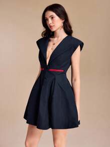 NAJILARAQUELDESIGNS 无袖 V 领垫肩褶皱迷你连衣裙，撞色红色衬里，女士休闲海军蓝连衣裙，翻领连衣裙，深 V 领连衣裙，修身喇叭裙，西装外套，商务装，秋季服装