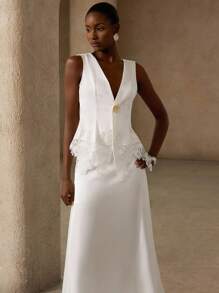 GENKIRA 2pcs/Set Elegant Floral Decor Satin & Lace Patchwork Fitted Camisole & Skirt - White - View 3