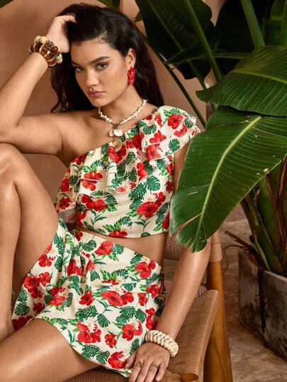 SHEIN VCAY Plus Size Tropical Floral Print Asymmetric Neck Ruffle Trim Shorts