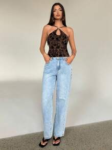 Aloruh Blusa negra con estampado floreado, decoración de hebilla metálica y tirantes cruzados sexy para mujer - Caqui - Ver 5