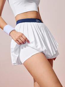 CourtClass 女士条纹短款背心和褶皱瑜伽迷你裙套装 女士健身套装 - 白色 - 查看 7