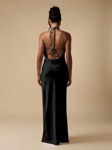 MISSGUIDED 优雅露背长款晚礼服，带围脖领口，开叉腿兰花饰边，露背设计，特殊场合礼服，斜裁缎面，婚礼宾客派对正式 - 黑色 - 查看 2