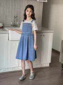 青少年女孩褶皱牛仔背带裙，可调节肩带设计，单纽扣门襟，松紧腰身，休闲校园/街头穿着，适合女孩全年穿着的百搭牛仔必备品 - 淺色水洗藍 - 查看 6