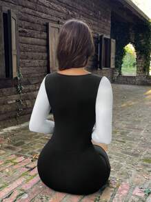 Sweetina 黑白拼色紧身迷你连衣裙 - 黑與白 - 查看 2