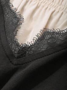 DAZY Conjunto de pijama de 2 piezas de mujer con cuello en V, parches de encaje y contraste de colores