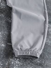 SHEIN 休閒套裝：趣味圖案印花短袖上衣與鬆緊束口工裝褲套裝，適合小男孩 - 灰色 - 查看 6