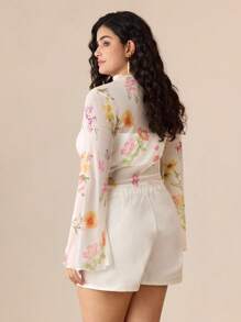 SHEIN MOD Plus Size Women's Bell Sleeve Contrast Wavy Hem Romantic Graphic Print T-Shirt, Suitable For Summer, Early Fall, Date, Back To School Season ,Crop Top Floral Outfits For Women Women 2 Piece Summer Sets White Shorts Set For Women Flower Tops For Women Floral Top,Suitable For Back To School, Date, Birthday, Early Autumn