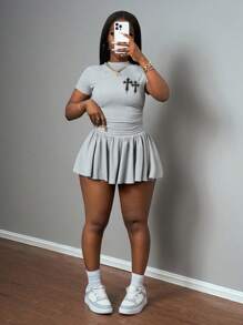 Slaydiva 新款春夏休闲基础运动风简约圆领短袖褶裥露肩短T恤+A字伞裙露肩后背中长款黑色交叉短印花浅灰坑条纹针织面料女两件套装 - 灰色 - 查看 6