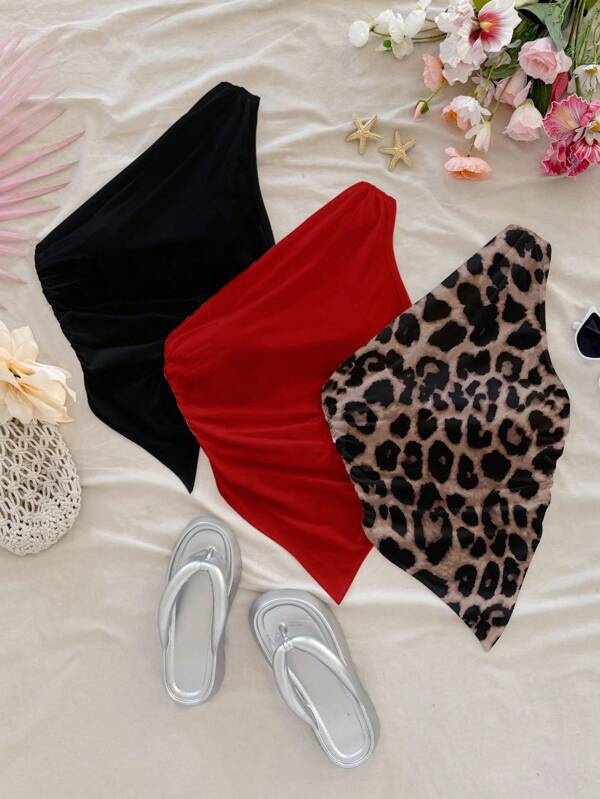 Soleia Set de 3 blusas de mujer con hombros descubiertos y bajo asimétrico en estampado de leopardo en rojo y negro, inspiradas en el estilo de vacaciones, adecuadas para el verano y la playa