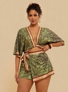 Travachic Set da 2 pezzi di shorts stampati con motivi tropicali e top corto a V con fiocco per donna in taglie grandi