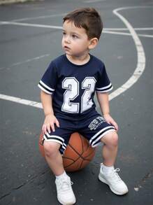SHEIN Playful Pals 2pcs/Set Young Boy Sports Casual Round Neck Short Sleeve Numeric Print T-Shirt And Printed Sports Shorts Outfit With Tape Decor, Suitable For Spring/Summer Daily Wear, Sports, Outdoor, School, Party, Vacation
