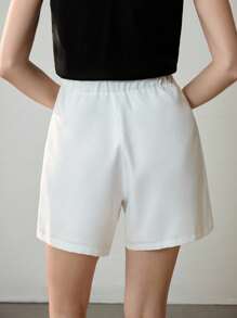 Uhlyne 女士优雅金属装饰通勤短裤，夏季 - 白色 - 查看 4