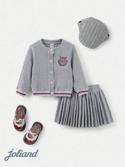 Joliand 2pcs Baby Girl Elegant Urban School Style Classic Red White Blue Striped Decor Gray Ribbed Sweatshirt Jacket And Pleated Skirt Set, Suitable For Casual, Outings, Gatherings, Parties, Autumn/Winter Baby Girl Outfit Set Toddler Girl Clothes Baby Girl Outfits Baby Girl Grey Outfit Gray Outfits For Toddler Girls Baby Set Autumn Winter Season Baby Girl School Uniform School Baby Outfits Backtoschool ColorfulJoy
