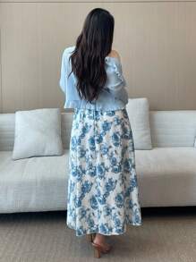 Flirla 2 件大码女式春夏套装：荷叶边领长袖纹理针织开衫 + 圆领褶饰蝴蝶结吊带花卉印花开衩喇叭裙，优雅复古休闲假日 - 藍白色 - 查看 2