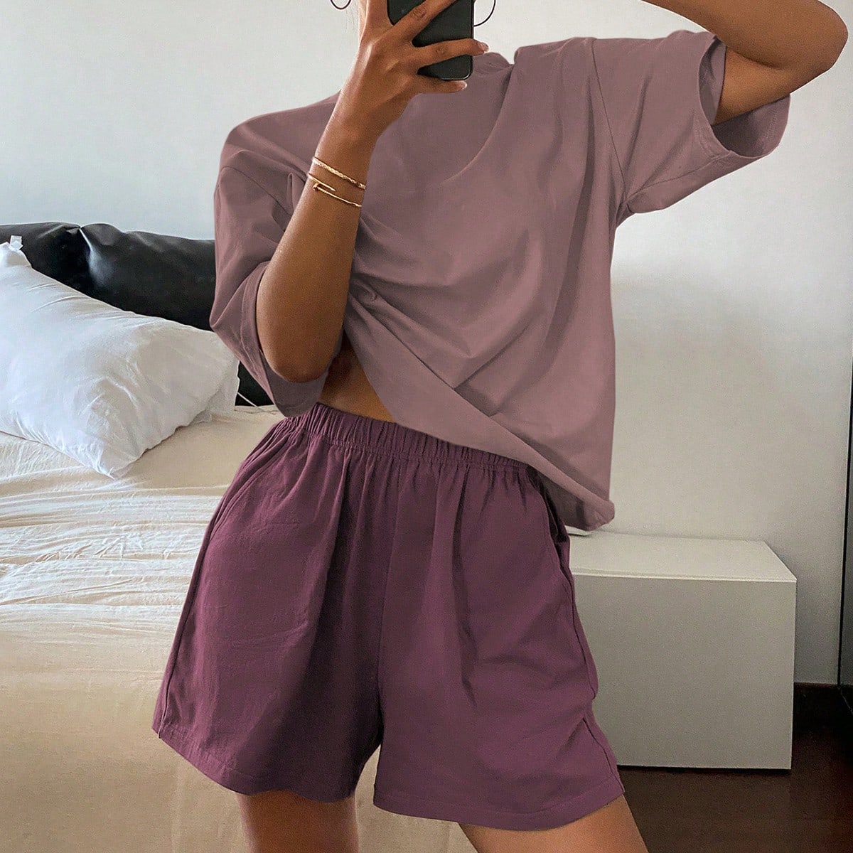 Set de 2 piezas de pijama de mujer con pantalón corto holgado y manga corta en color liso