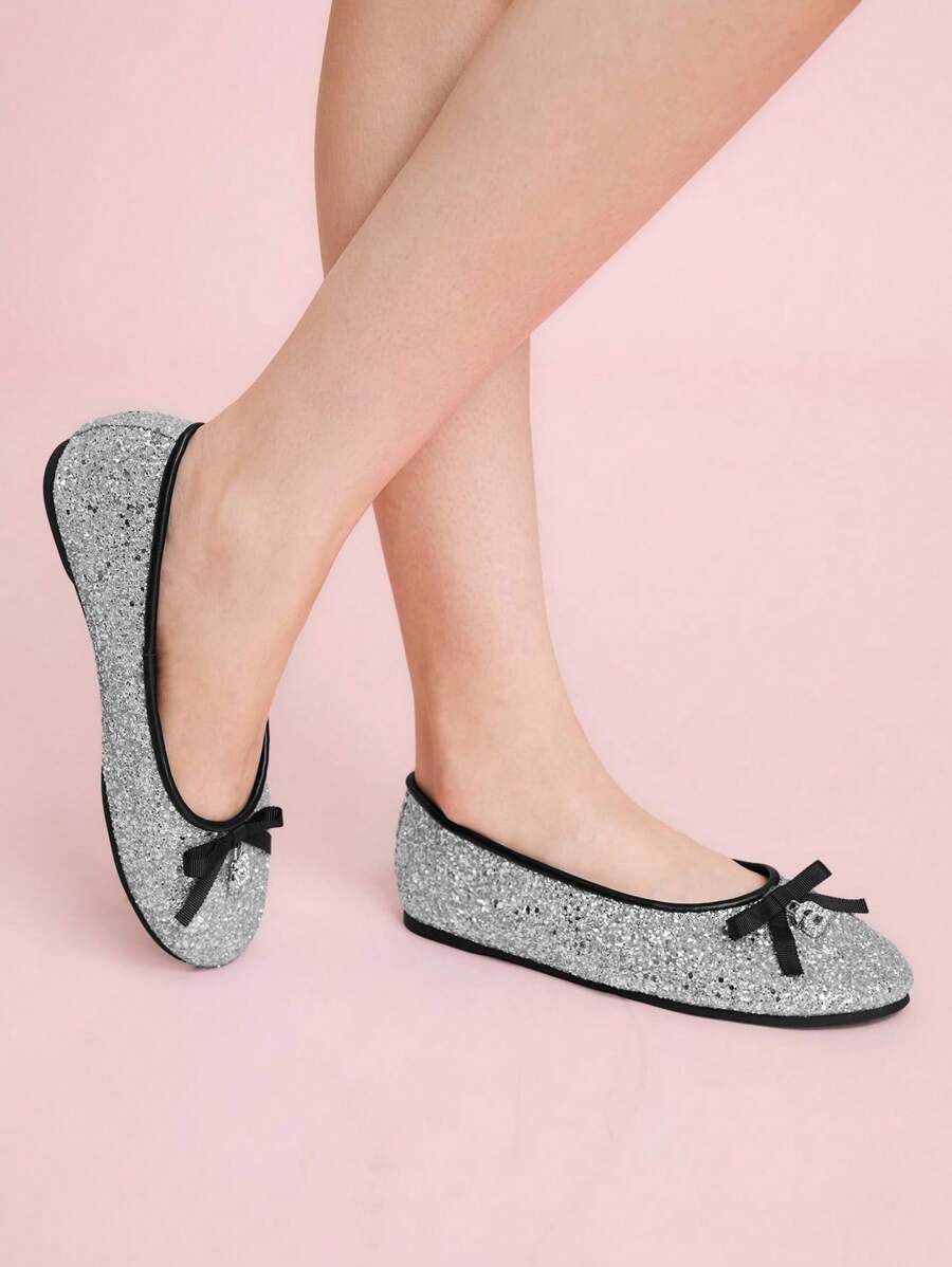 CUCCOO DOLLMOD Bailarinas de puntera redonda vintage francesas para mujer con lazo decorativo con brillo, color plateado, para primavera/verano