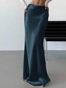 Firerie 优雅浪漫的约会之夜高腰A字裙，缎面处理，适合情人节 - 藏蓝色 - 查看 3