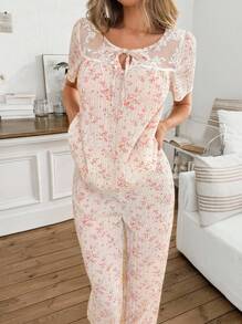 Conjunto de pijama feminino com calça de manga curta e renda contrastante mini ditsy floral - Damasco - Ver 5