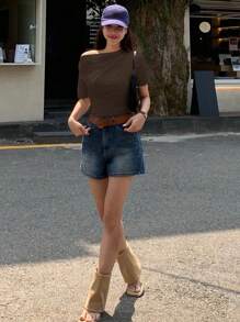 DAZY 纯色不对称肩部修身短袖白色女式T恤，夏季 - 棕色 - 查看 4