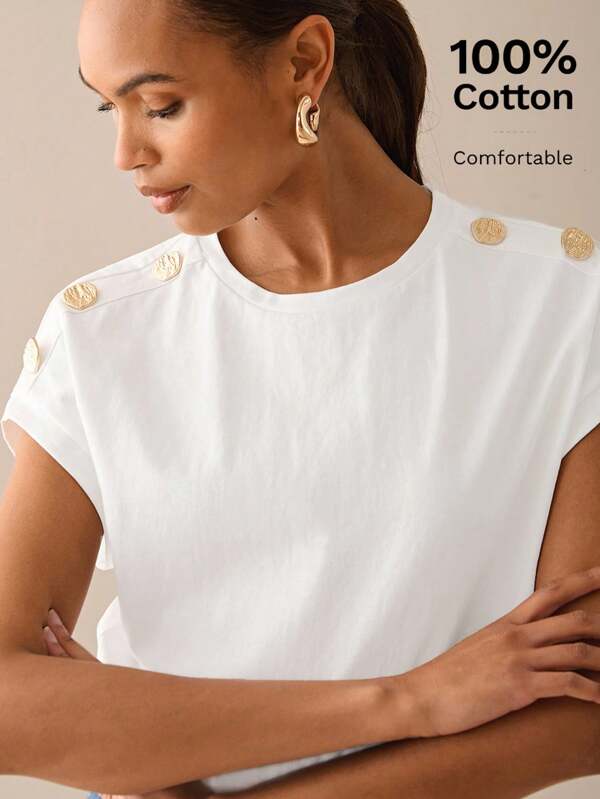 Lilora Damen T-Shirt mit Metallknopf-Design, kurzärmelig, Lässig, Einfarbig 100% Baumwolle, weißes T-Shirt, Sommer Outfit für Damen, modisch für Ausflüge, urbaner eleganter Stil für den Arbeitsweg, Tagespartys, passend für Sommer und Frühling